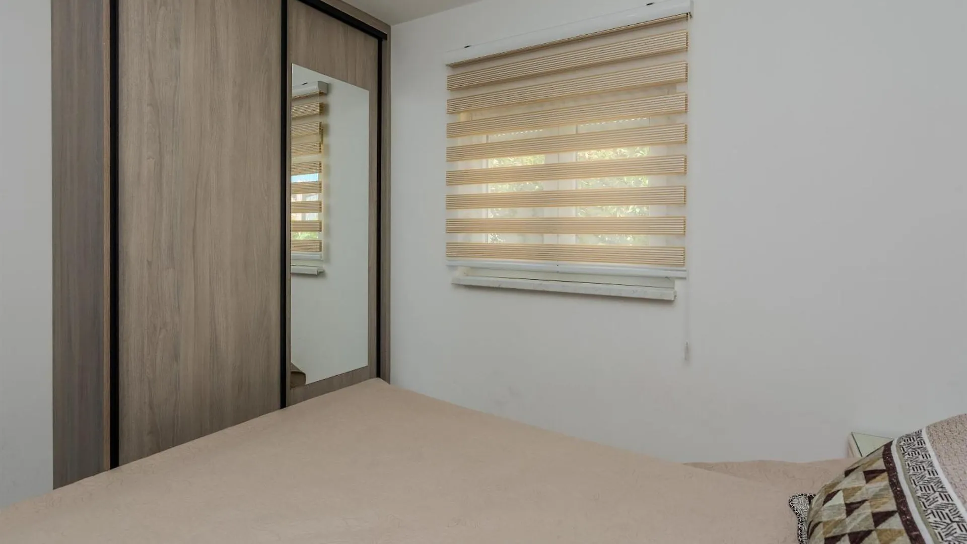 Apartments Lucica فير